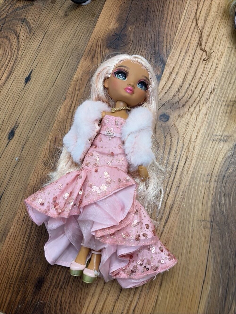MGA RainbowHigh Rainbow Vision Sabrina St. Cloud Fashion Doll Pink Rainbow Divas
